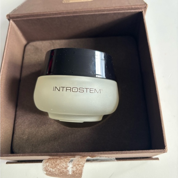 Introstem Vitiscell Day Repair Facial Cream 1.76fl oz / 50g Read Description